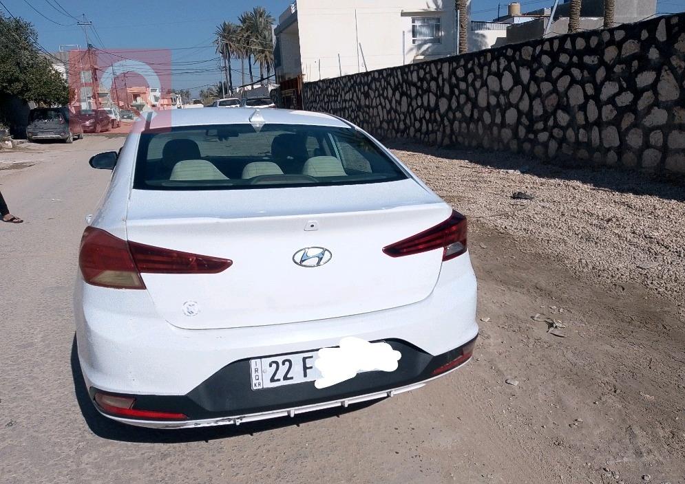 هیۆندای ئەلەنترا